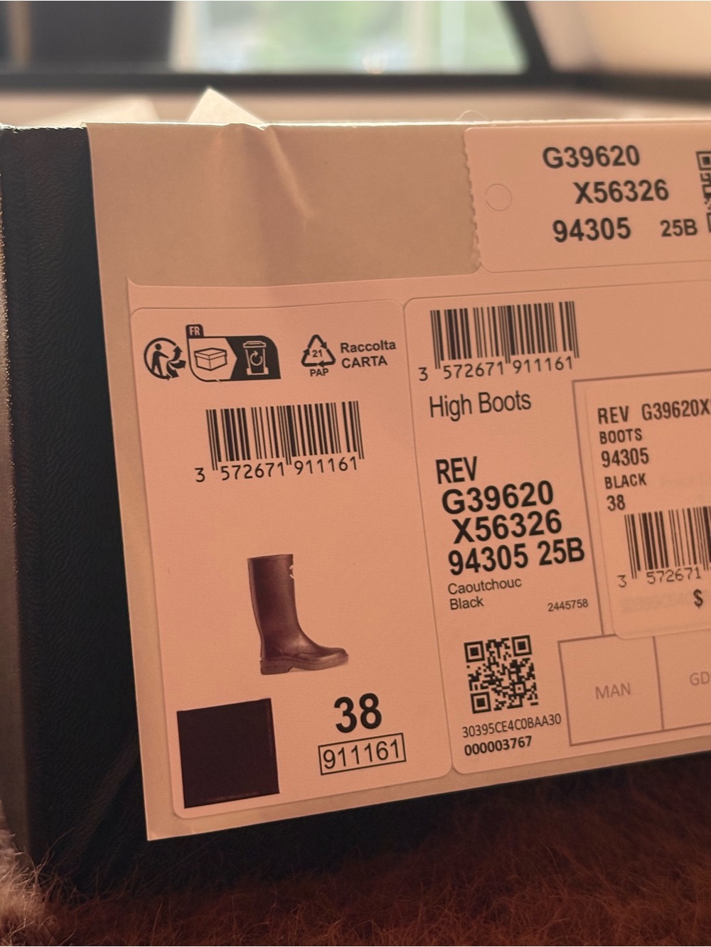 CHANEL Black Rain Boots with White CC Logo ***AUTHENTIC*** NEW WITH BOX SIZE 38 - Picture 12 of 12